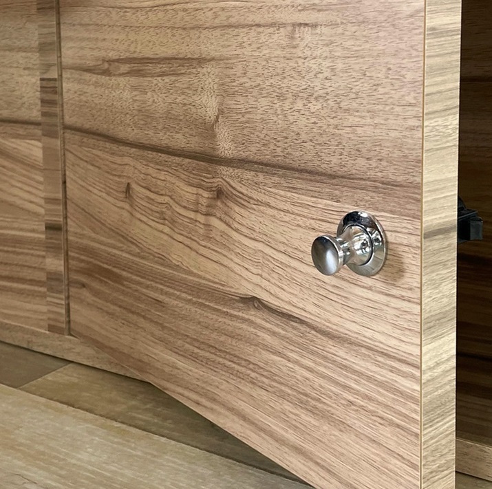 Chiusura a scatto di alta qualità con funzione di maniglia, in lega di zinco (ZDC), superficie: nichelato, satinato opaco, finitura: quadrato, DPL-SQ-SN. Chiusura a scatto solida per camper, barca e molto altro, di Sugatsune / LAMP® (Giappone) - immagine 11