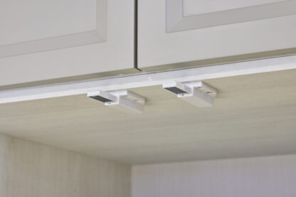 2 chiusure magnetiche a scatto di alta qualità, incl. contropiastra, superficie: bianco, 38 mm (1-1/2"), ML-80W. Apriporta push-to-open per ante di mobili, ante di armadi e molto altro, di Sugatsune / LAMP® (Giappone) - immagine 2