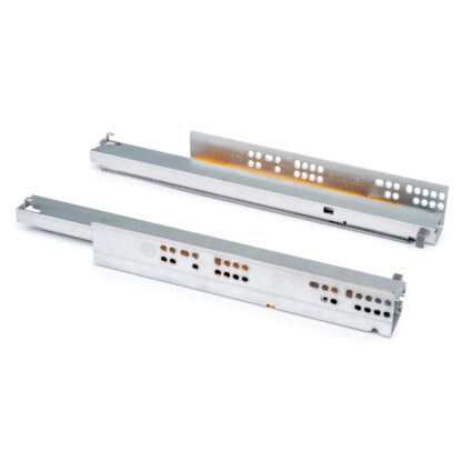 Guida sottopavimento, capacità di carico: 30 kg (67 lbs), 250 mm (9-27/32"), versione: estrazione totale con chiusura ammortizzata, 3124005. Cassetto sottopavimento di alta qualità per cassetto in legno, cassetto in legno, ripiano in legno e molto altro, di EMUCA
